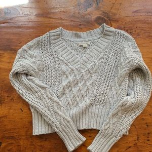 American Eagle grey v neck sweater GUC